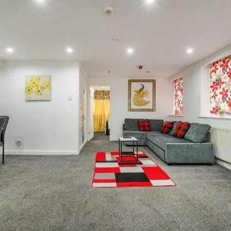 Ra1gh Cosy Free Parking & Fast Wi-fi Leeds (West Yorkshire)