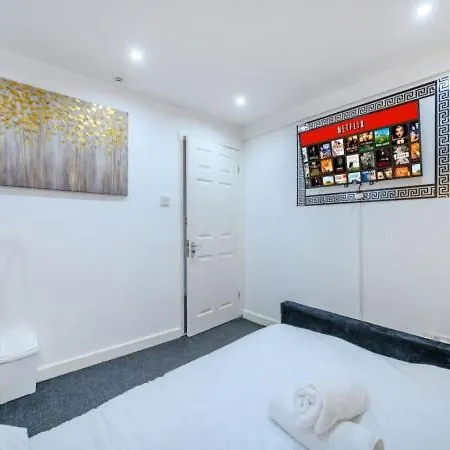 Ra1gh Cosy Free Parking & Fast Wi-fi * Leeds (West Yorkshire)