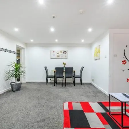 Ra1gh Cosy Free Parking & Fast Wi-fi