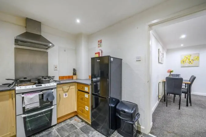 Ra1gh Cosy Free Parking & Fast Wi-fi Apartment Leeds (West Yorkshire)