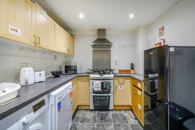 Ra1gh Cosy Free Parking & Fast Wi-fi Apartment *