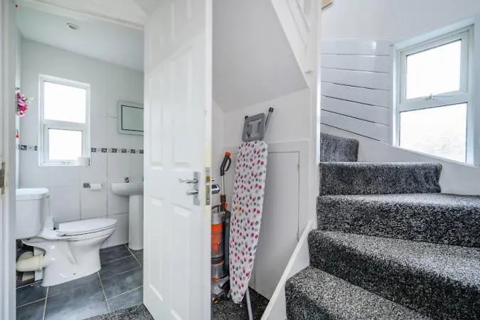 Apartment Ra1gh Cosy Free Parking & Fast Wi-fi Leeds (West Yorkshire)