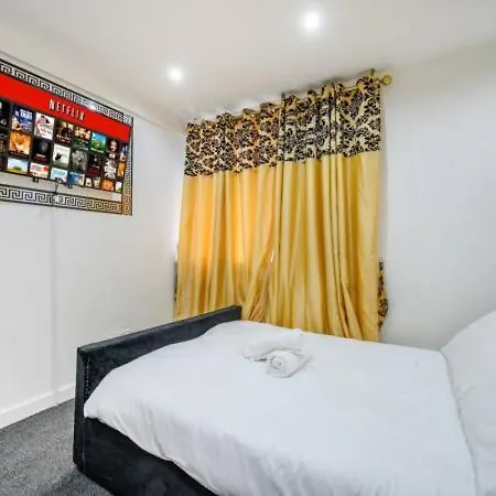 Ra1gh Cosy Free Parking & Fast Wi-fi Apartmán
